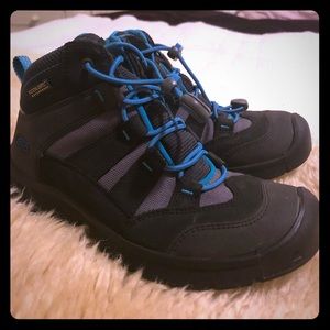 Boys KEEN Hiking boots- WATERPROOF